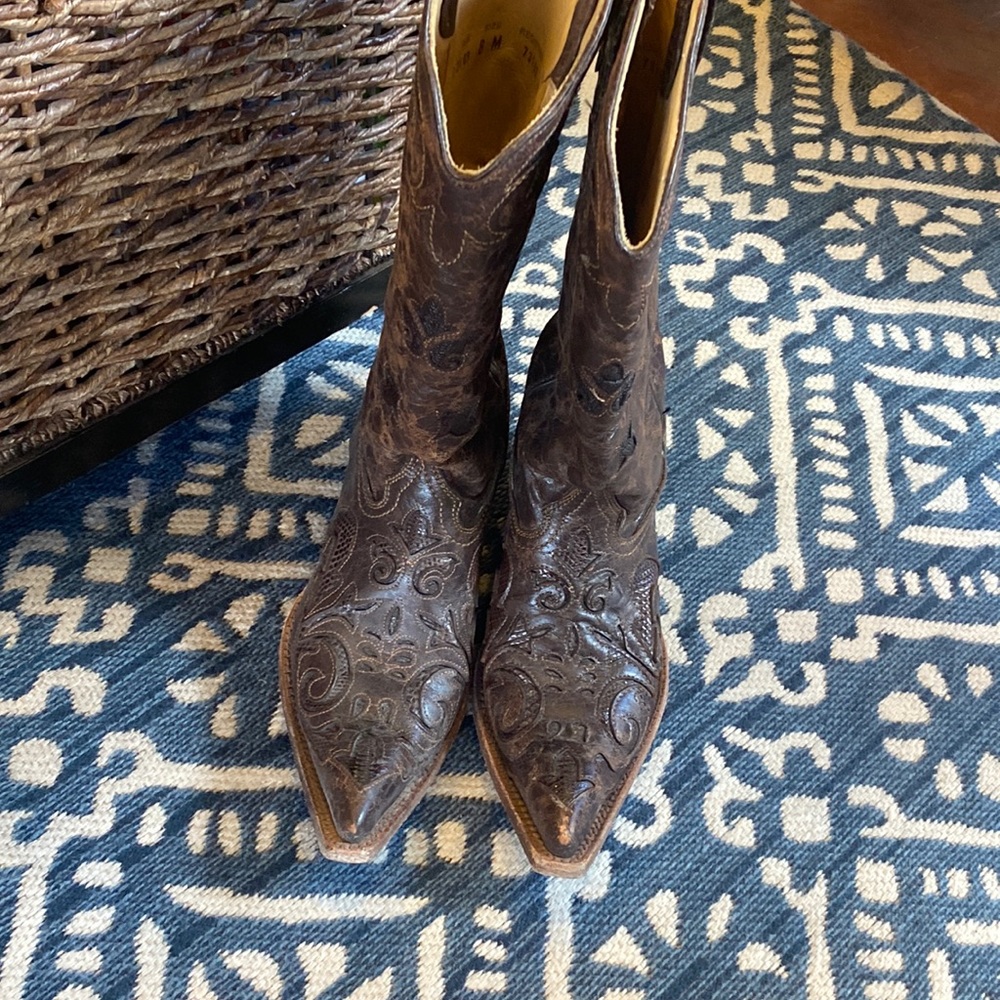 CORRAL Ladies Chocolate Vintage Lizard Cowboy Boots. Size 8